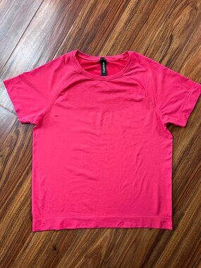 NWOT Mondetta Hot Pink Women's Seamless Athletic Short Sleeve Raglan Tee L